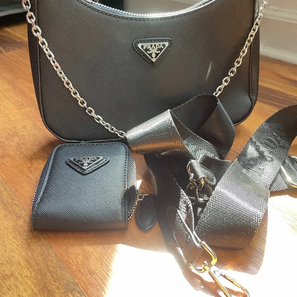 Designer Black Shoulder Bag with Chain Accent